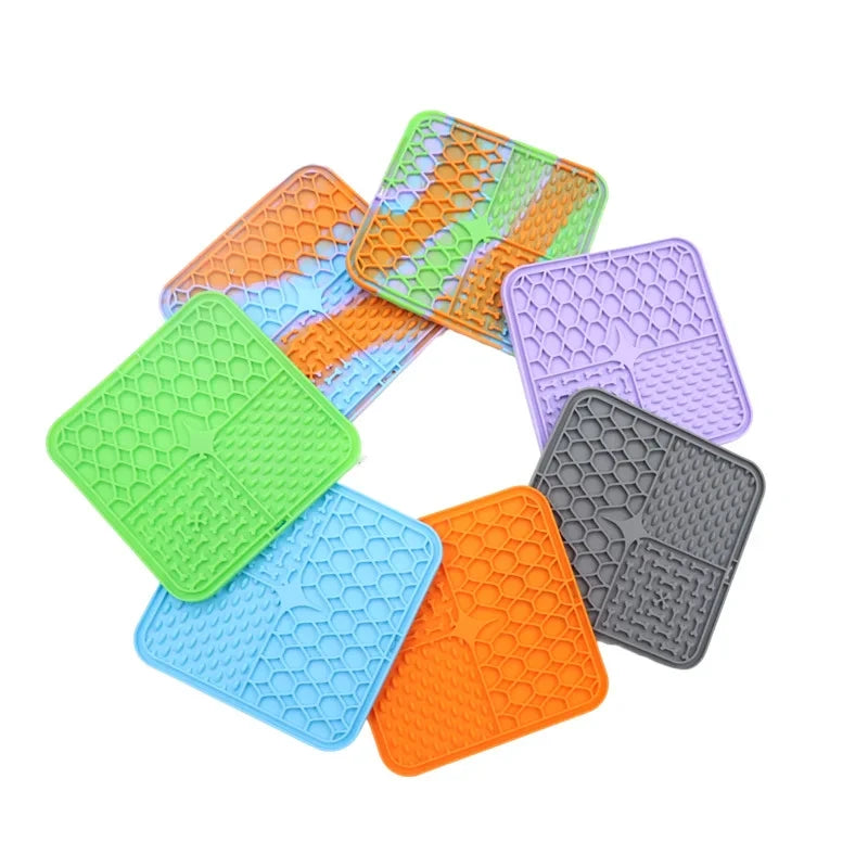 Silicone Dog Lick Mat — Slow Feeder & Anxiety Relief Pad